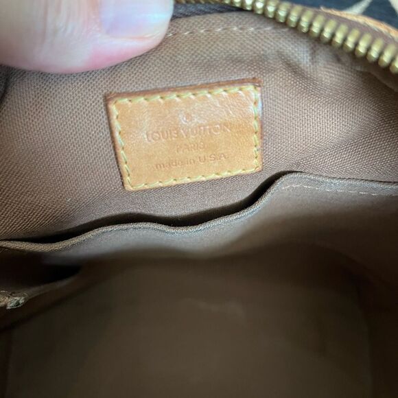 LV Palermo PM rare bag to find in such great condition comes with strap classic - Picture 5 of 14